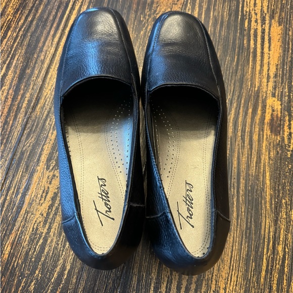 Trotters Black Leather Loafers - Picture 5 of 6